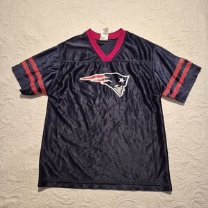 New England Patriots boys Medium or 10/12 logo shirt, VGUC